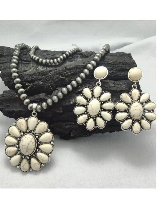 Jewelry - NWT Western Blossom Squash Ivory Faux Turquoise Burnished Steel Color Beads
